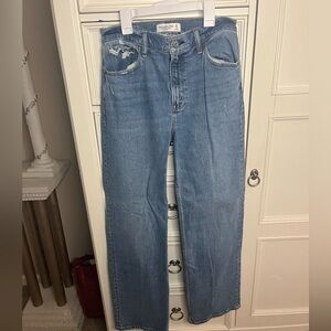 90s relaxed high rise jeans. Super comfortable blue jean. Abercrombie